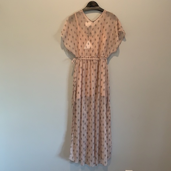 LOST & WANDER BROOKE COVER UP MAXI IN BLUSH - Picture 4 of 12